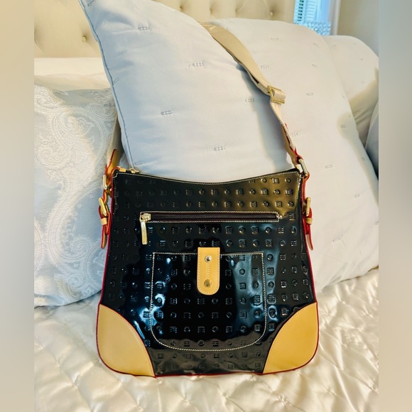Arcadia Handbags - Arcadia Black and Tan Crossbody Bag